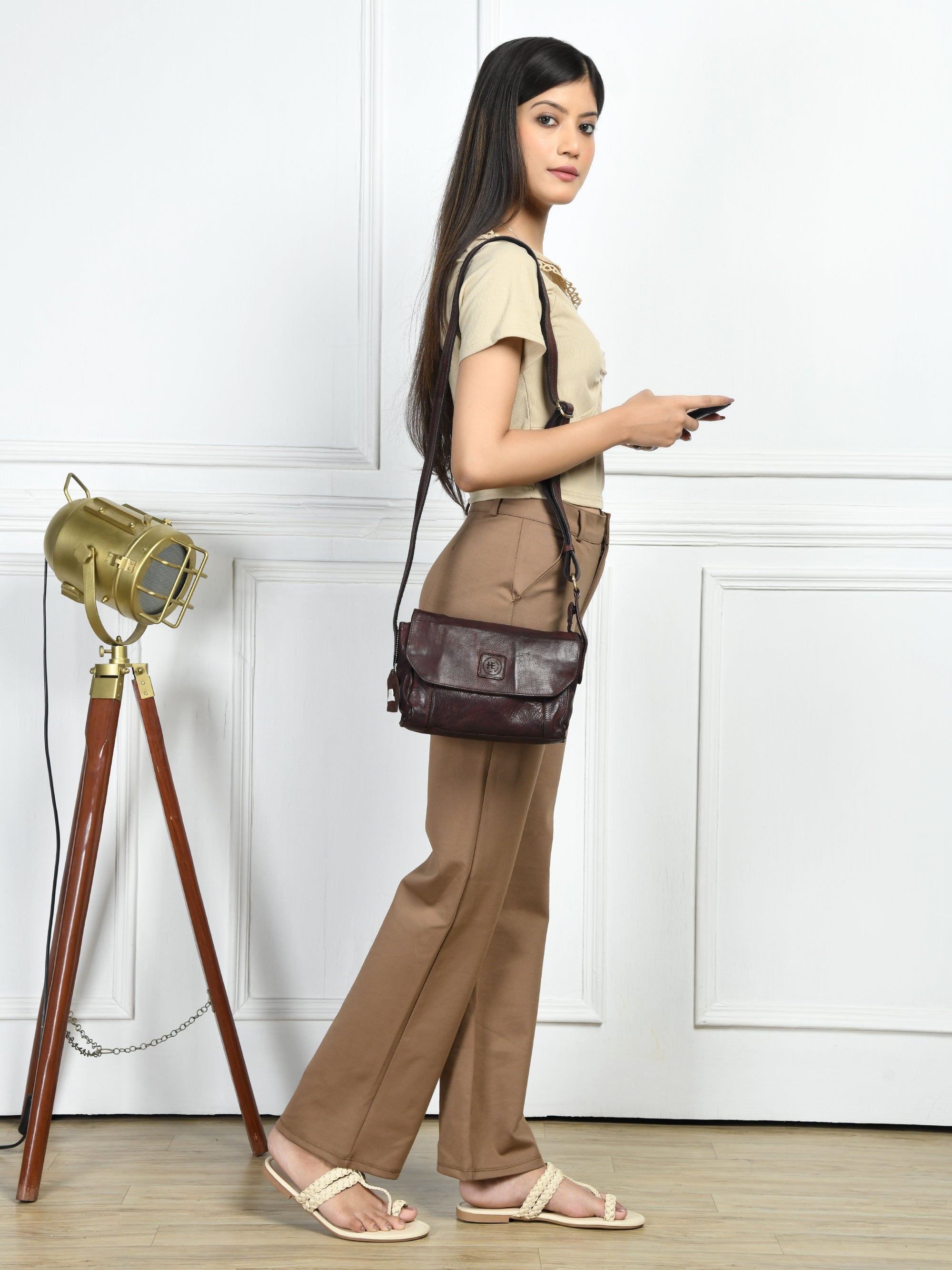 Heritage Leather Crossbody Bag - Tan Colour